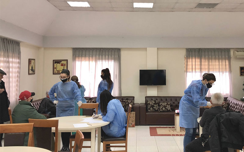 Vizitë në qendrën komunitare<br>